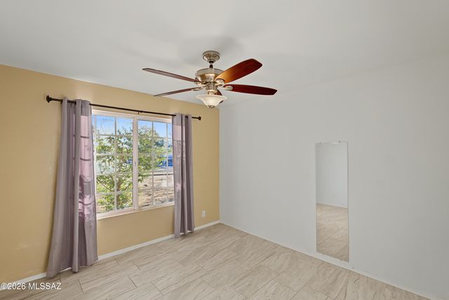 810 S Sarnoff Drive, Tucson, AZ 85710