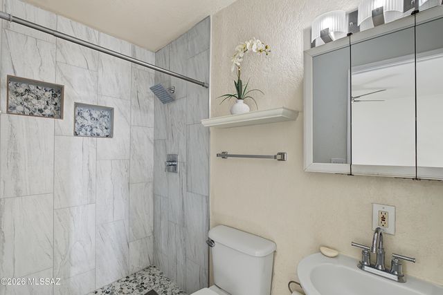 810 S Sarnoff Drive, Tucson, AZ 85710