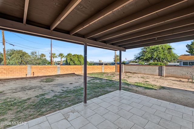 810 S Sarnoff Drive, Tucson, AZ 85710