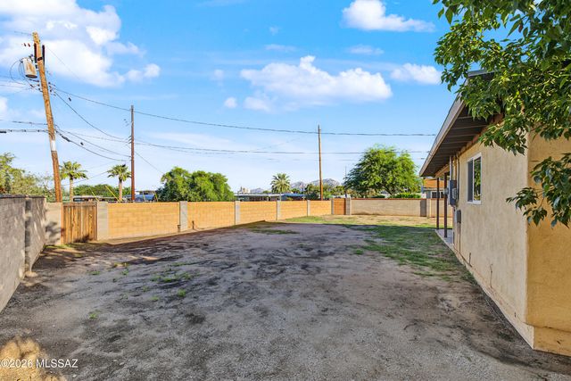 810 S Sarnoff Drive, Tucson, AZ 85710