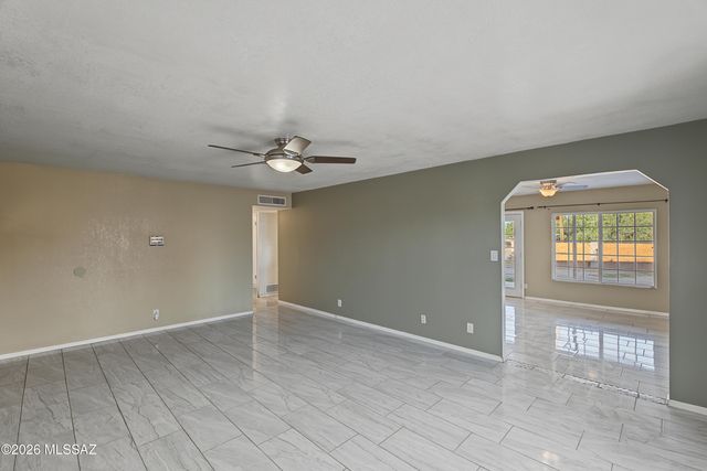 810 S Sarnoff Drive, Tucson, AZ 85710