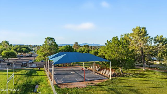 810 S Sarnoff Drive, Tucson, AZ 85710