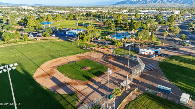 810 S Sarnoff Drive, Tucson, AZ 85710