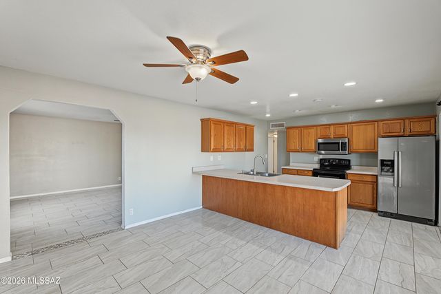 810 S Sarnoff Drive, Tucson, AZ 85710