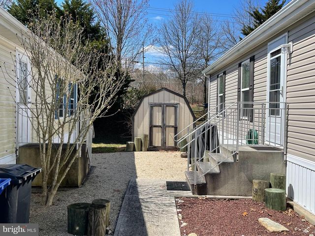 8 BALTIMORE AVE, Stafford Township, NJ 08050