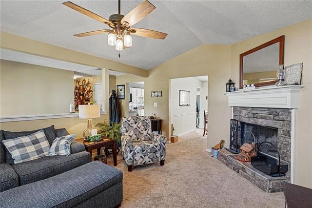 200 Treetop Drive, Hampton, GA 30228