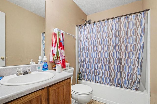 200 Treetop Drive, Hampton, GA 30228