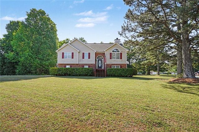 200 Treetop Drive, Hampton, GA 30228