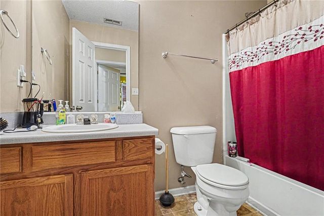 200 Treetop Drive, Hampton, GA 30228