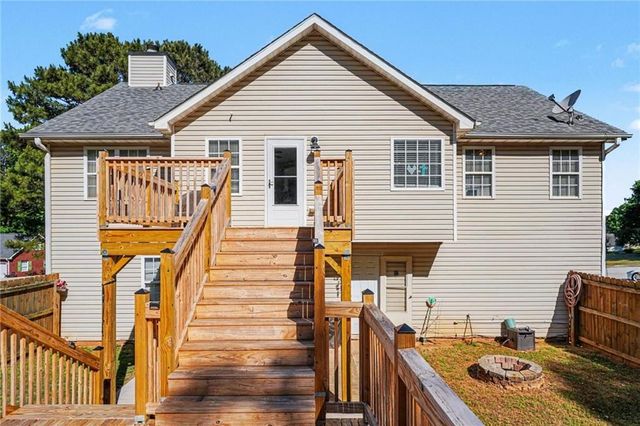 200 Treetop Drive, Hampton, GA 30228