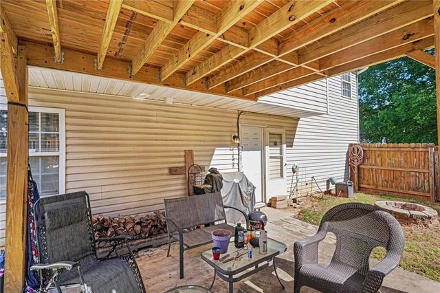 200 Treetop Drive, Hampton, GA 30228
