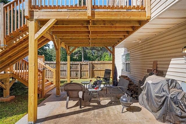 200 Treetop Drive, Hampton, GA 30228