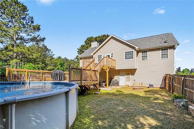 200 Treetop Drive, Hampton, GA 30228