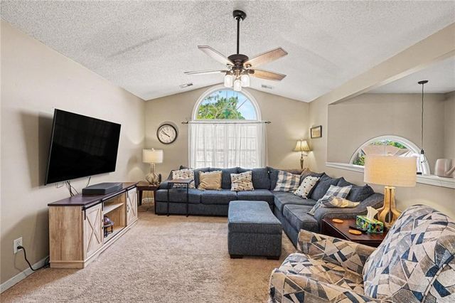 200 Treetop Drive, Hampton, GA 30228