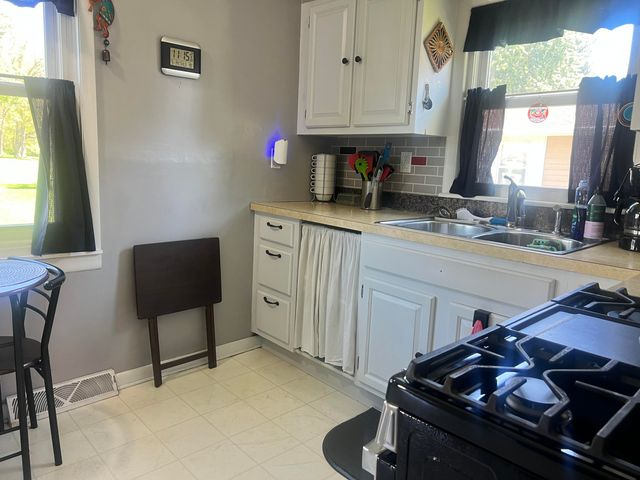 654 Bond Avenue, Valparaiso, IN 46385