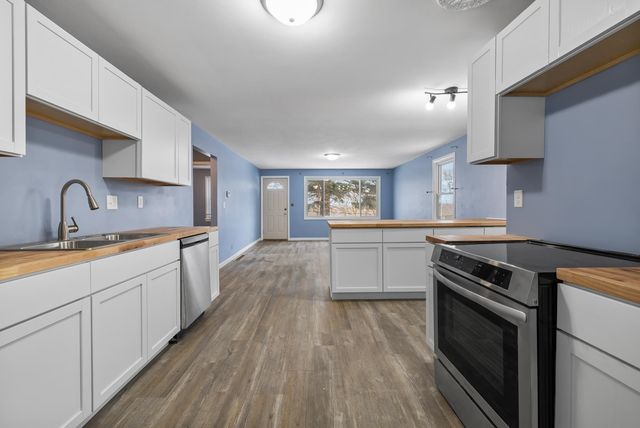 816 Soo Street, Minot, ND 58701