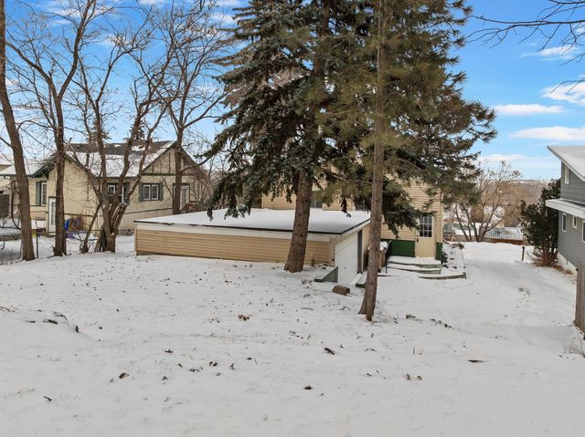 816 Soo Street, Minot, ND 58701