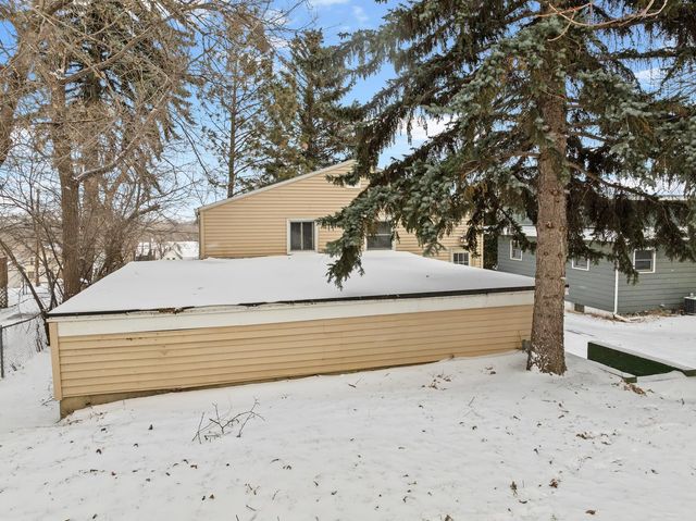 816 Soo Street, Minot, ND 58701