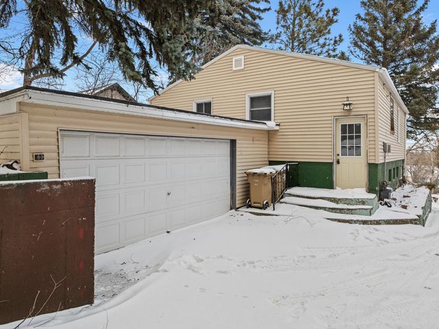 816 Soo Street, Minot, ND 58701