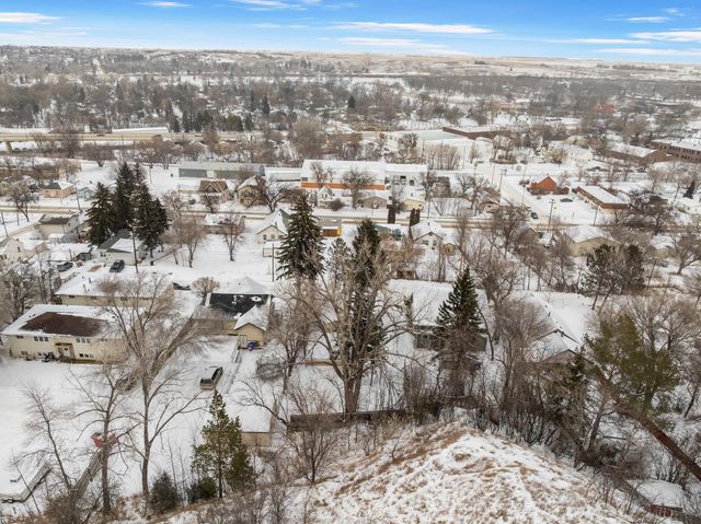 816 Soo Street, Minot, ND 58701