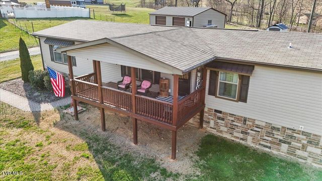 933 Hunting Hill Road, Piney Flats, TN 37686