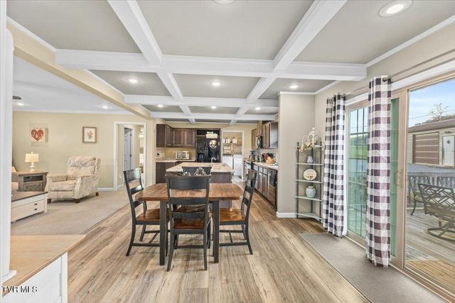 933 Hunting Hill Road, Piney Flats, TN 37686