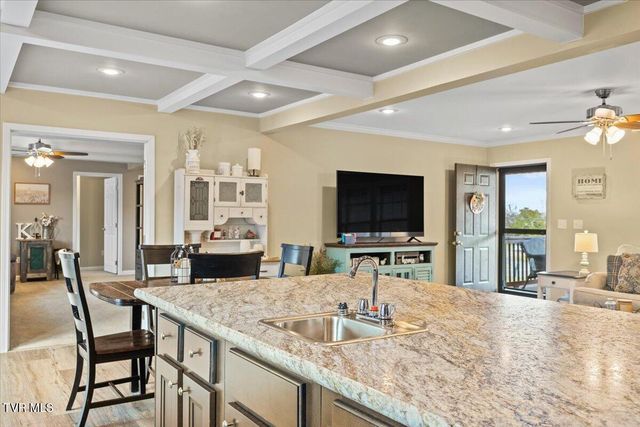 933 Hunting Hill Road, Piney Flats, TN 37686