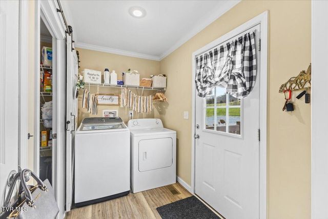 933 Hunting Hill Road, Piney Flats, TN 37686