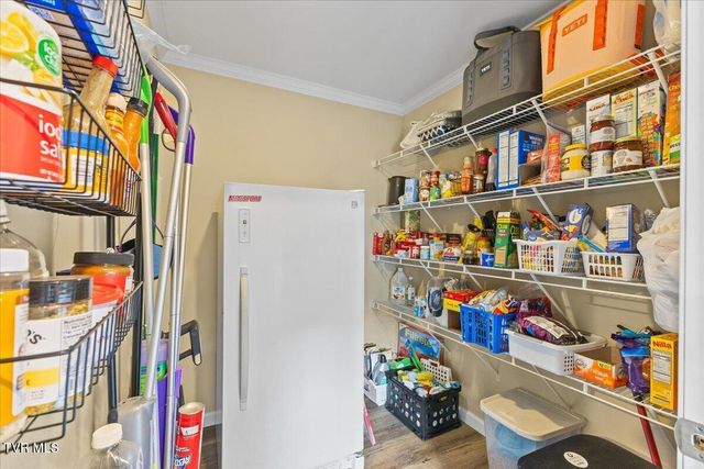 933 Hunting Hill Road, Piney Flats, TN 37686