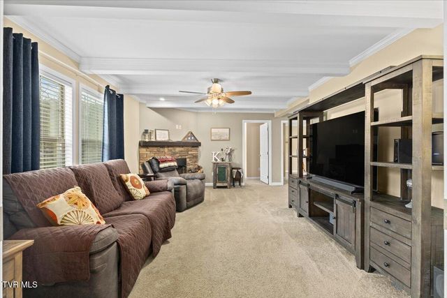 933 Hunting Hill Road, Piney Flats, TN 37686