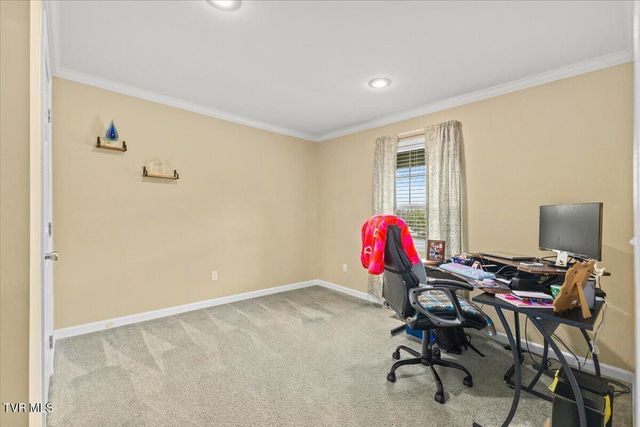 933 Hunting Hill Road, Piney Flats, TN 37686