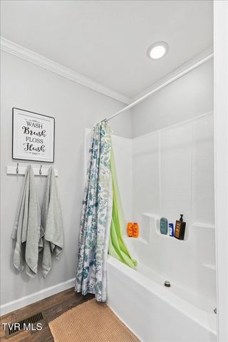 933 Hunting Hill Road, Piney Flats, TN 37686