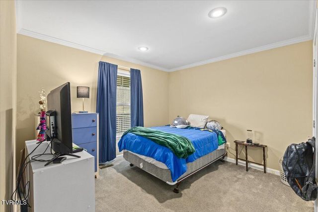 933 Hunting Hill Road, Piney Flats, TN 37686