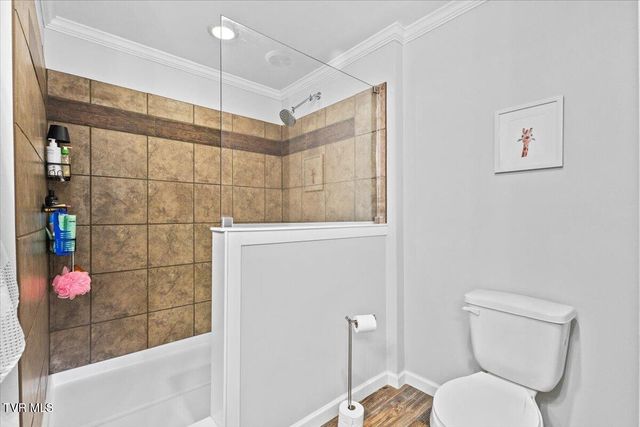 933 Hunting Hill Road, Piney Flats, TN 37686