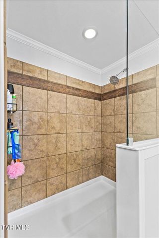 933 Hunting Hill Road, Piney Flats, TN 37686