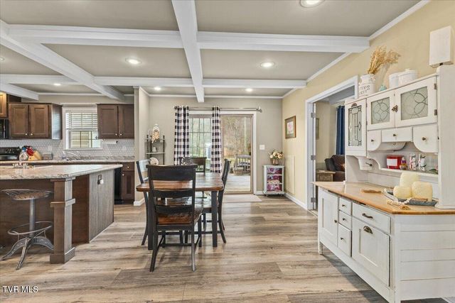 933 Hunting Hill Road, Piney Flats, TN 37686