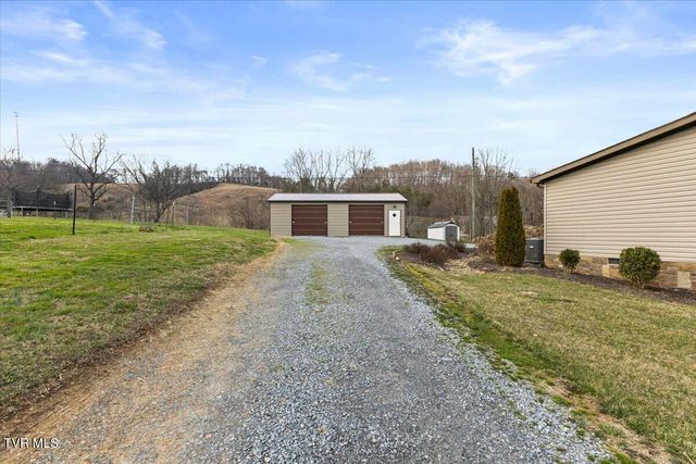 933 Hunting Hill Road, Piney Flats, TN 37686