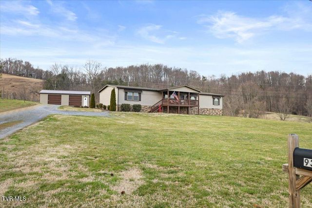 933 Hunting Hill Road, Piney Flats, TN 37686