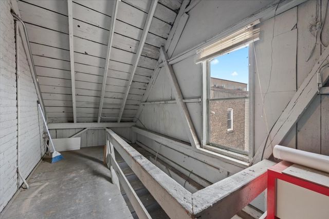 934 W 35th Place, Chicago, IL 60609