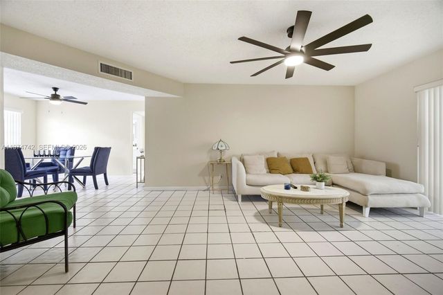 4270 NW 40th Street 104, Lauderdale Lakes, FL 33319