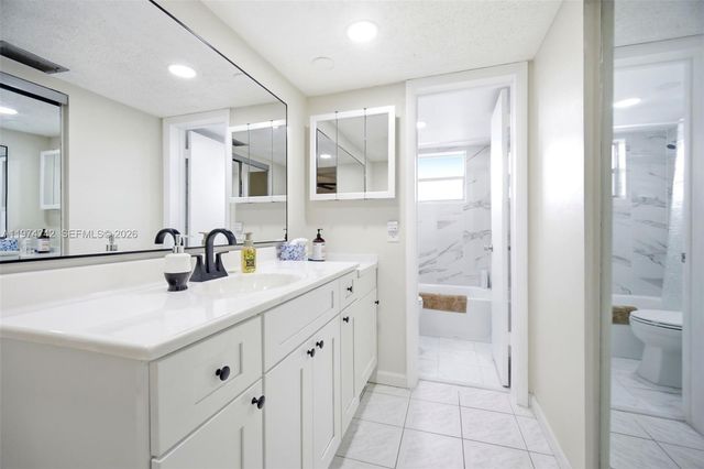 4270 NW 40th Street 104, Lauderdale Lakes, FL 33319