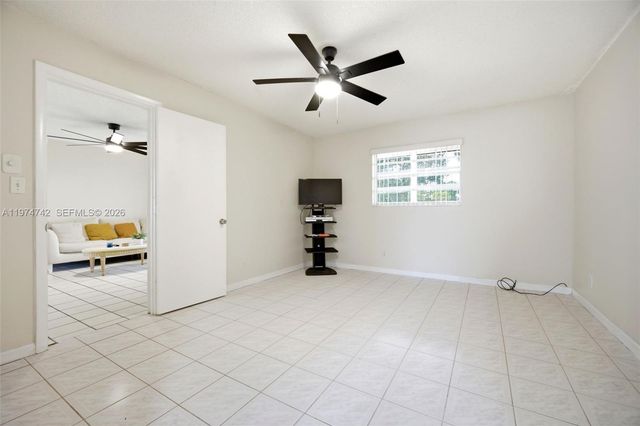 4270 NW 40th Street 104, Lauderdale Lakes, FL 33319