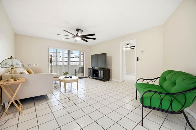 4270 NW 40th Street 104, Lauderdale Lakes, FL 33319