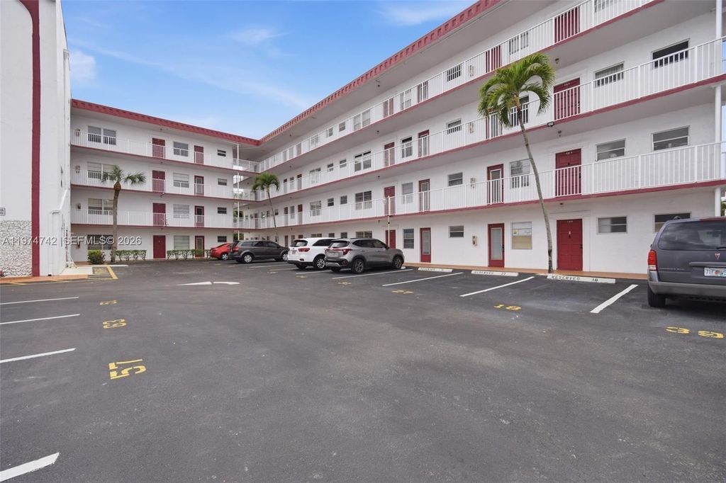 4270 NW 40th Street 104, Lauderdale Lakes, FL 33319