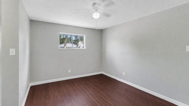 122 E Crosstimbers Street 117, Houston, TX 77022
