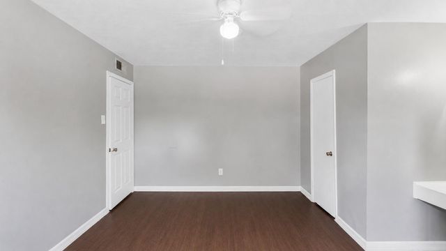 122 E Crosstimbers Street 117, Houston, TX 77022