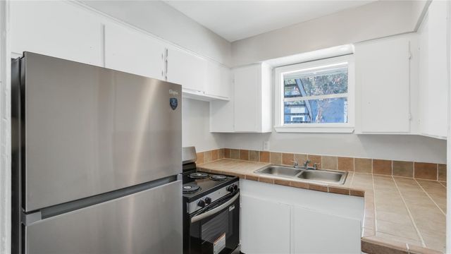 122 E Crosstimbers Street 117, Houston, TX 77022