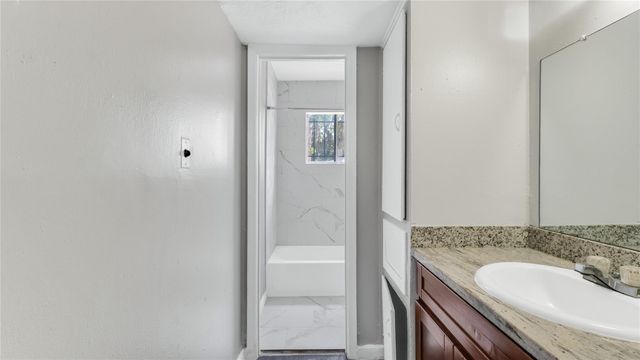 122 E Crosstimbers Street 117, Houston, TX 77022