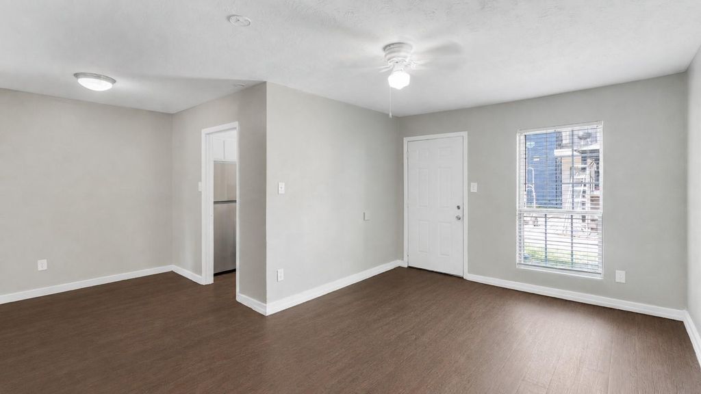 122 E Crosstimbers Street 117, Houston, TX 77022
