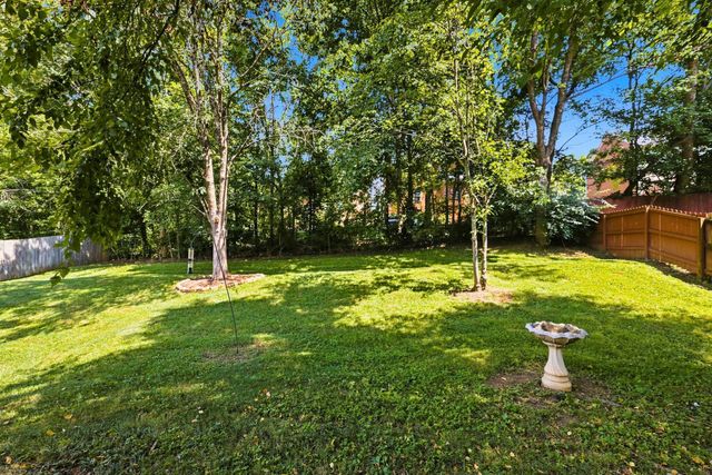 8009 Montcastle Dr, Nashville, TN 37221